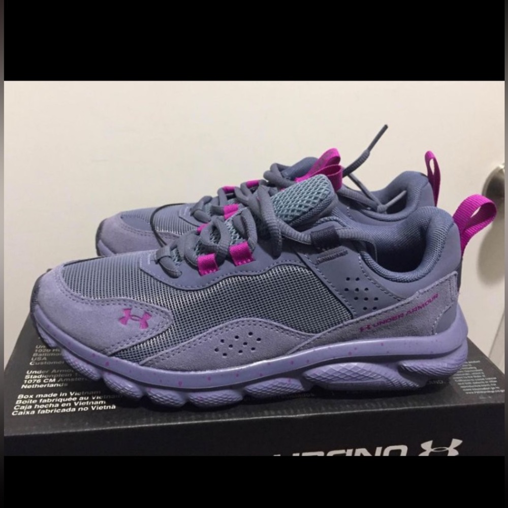 New Under Armour Womens Charged 
Verssert Speckle Running